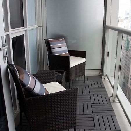 Downtown High-Rise Condo- Cn Tower View Toronto Exterior foto